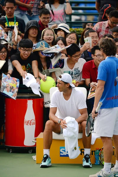 Estrella Del Tenis Española Rafael Nadal Descansa Una Sesión Entrenamiento — Foto de Stock