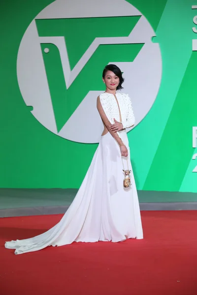 2015年6月12日 中国女星周迅在中国上海举行的第21届上海电视节闭幕式上隆重登场 — 图库照片