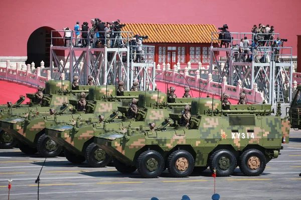 Infantry Fighting Vehicles March Tiananmen Rostrum Military Parade Commemorate 70Th — Stock Photo, Image