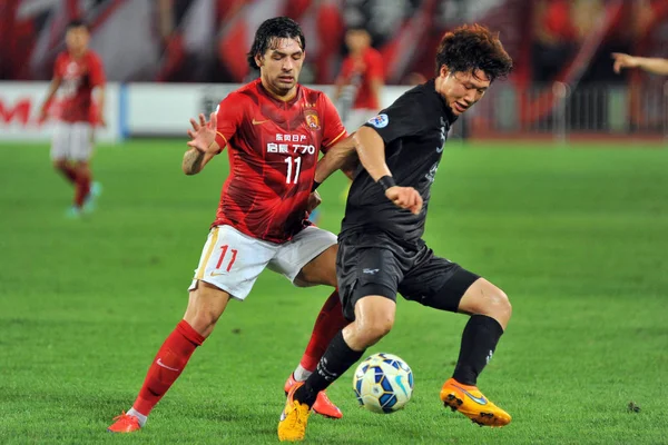 Ricardo Goulart Pereira Číny Guangzhou Evergrande Vlevo Zpochybňuje Lim Chai — Stock fotografie