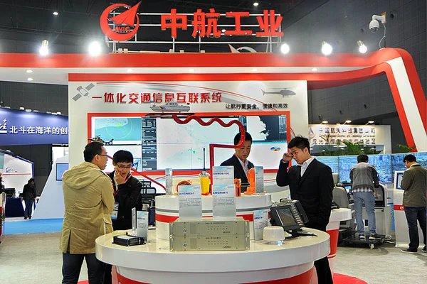 Ember Látogat Stand Avic Repülési Iparág Corporation China Során 2015 — Stock Fotó