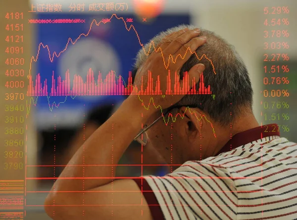 Multi Exposure Picture Concerned Chinese Investor Looks Shanghai Composite Index — Stock Photo, Image