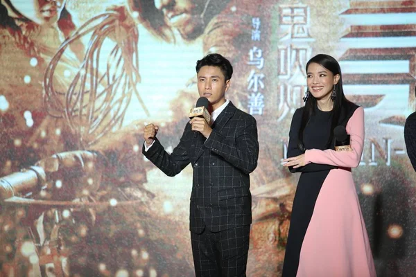 Actor Chino Chen Kun Izquierda Habla Mientras Actriz Taiwanesa Shu — Foto de Stock