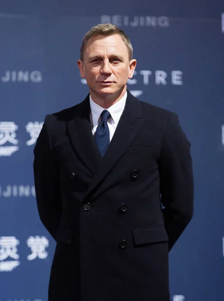 Attore Inglese Daniel Craig Posa Durante Prima Del Suo Film — Foto Stock