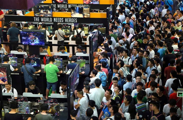 Ziyaret Edenler Çin Dijital Eğlence Expo Olarak Bilinen Chinajoy 2015 — Stok fotoğraf