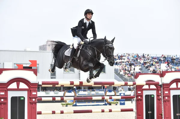 Cavaleiro Equestre Compete Clock Com Jump Durante Grande Prêmio Xangai — Fotografia de Stock