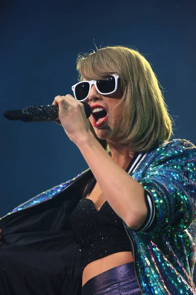 Amerikanische Sängerin Taylor Swift Tritt Bei Ihrem Konzert 1989 Auf — Stockfoto