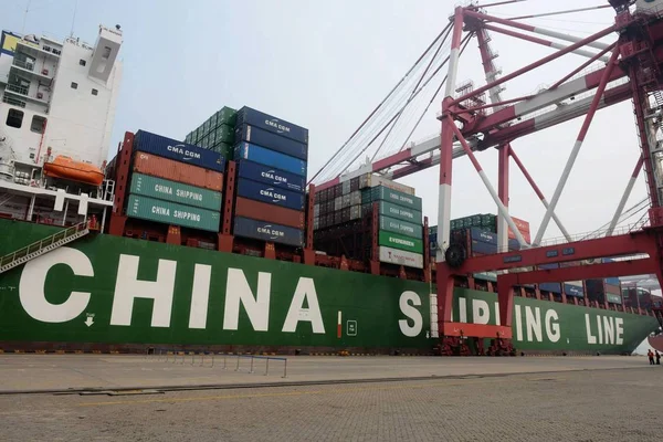 Navio Carga China Shipping Line Carregado Com Contêineres Serem Enviados — Fotografia de Stock