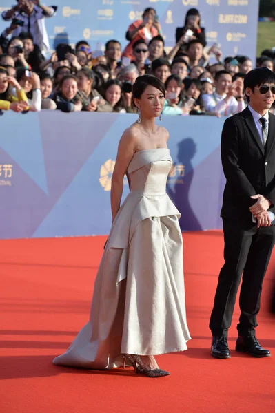 กแสดงชาวไต Joe Chen โพสบนพรมแดงส าหร บเทศกาลภาพยนตร นานาชาต งคร ในป ประเทศจ — ภาพถ่ายสต็อก