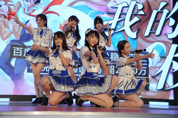 Členové Skupiny Čínská Dívka Snh48 Vystoupení Marketingové Akci Sohu Com — Stock fotografie