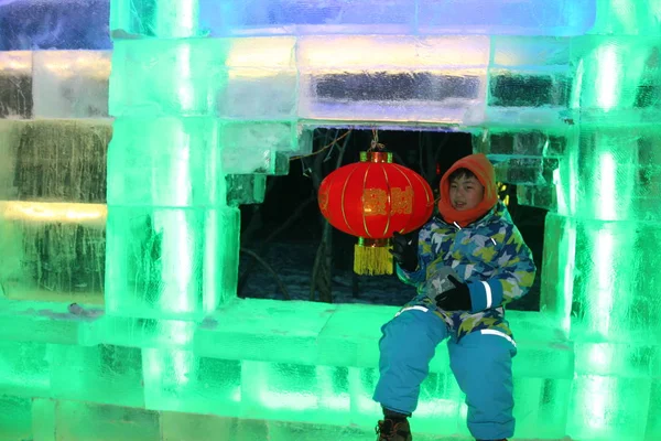 Pueblo Visita Esculturas Hielo Antes Del 42º Festival Internacional Hielo — Foto de Stock