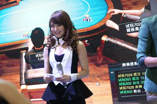 Japonês Estrela Pornô Akiho Yoshizawa Posa Durante Global Gaming Expo — Fotografia de Stock