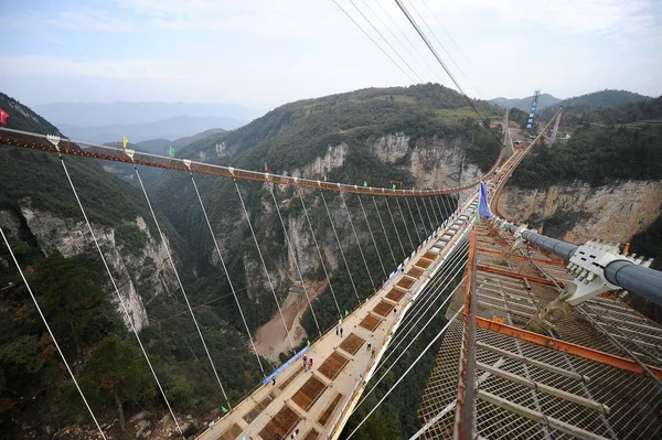 Vue Pont Fond Verre Long Élevé Monde Construction Dessus Grand — Photo