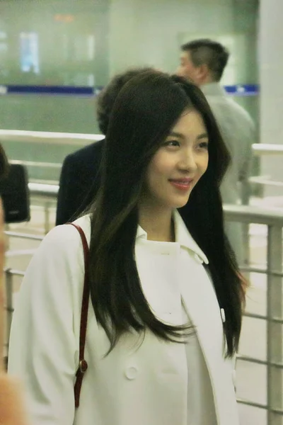 South Korean Actress Won Smiles Arriving Shanghai Pudong International Airport — Stock Photo, Image