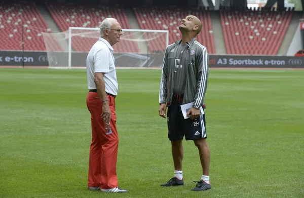 Head Coach Pep Guardiola Bayern Munich Right German Football Manager — Stock Photo, Image