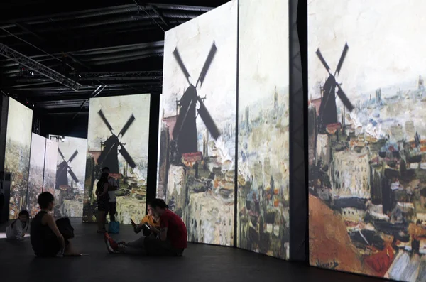 Podziwiać Multimedialne Wystawy Malarstwa Holenderskiego Artystę Vincenta Van Gogha Pekinie — Zdjęcie stockowe