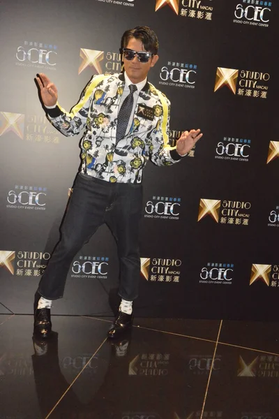 Χονγκ Κονγκ Τραγουδιστής Και Ηθοποιός Aaron Kwok Θέτει Κατά Εγκαίνια — Φωτογραφία Αρχείου