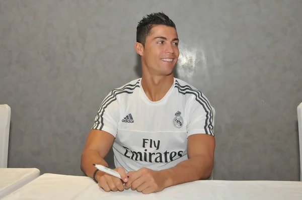 Cristiano Ronaldo Realu Madrid Usmívá Podpisové Akci Během International Champions — Stock fotografie
