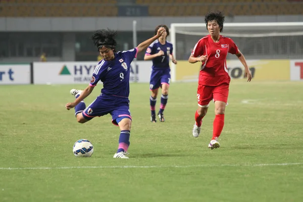 2015年8月29日 日本选手小林丽卡科 准备在中国东部江苏省南京市举行的2015年美国队 女足锦标赛最后一场比赛中对阵朝鲜 — 图库照片