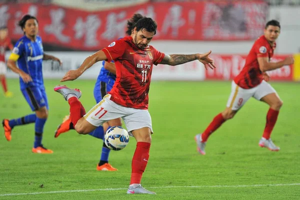 Ricardo Goulart Guangzhou Evergrande Przód Przygotowuje Strzelać Przed Gamba Osaka — Zdjęcie stockowe