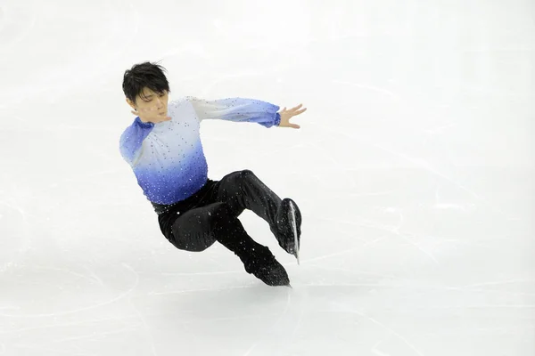日本の羽生結弦は 2015 上海で Isu 世界フィギュア スケート選手権 2015 の男子ショート プログラム中に実行します — ストック写真