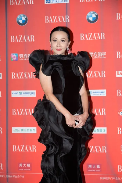 2015 日北京 2015年バザール スター チャリティー夜のガラのレッド カーペットに到着した香港の歌手および女優カリーナ — ストック写真