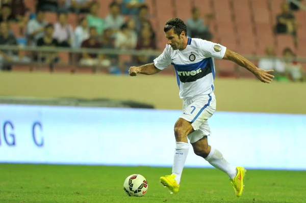 Luis Figo Van Inter Forever Dribbelt Tegen Fpbarcelona Spelers Een — Stockfoto