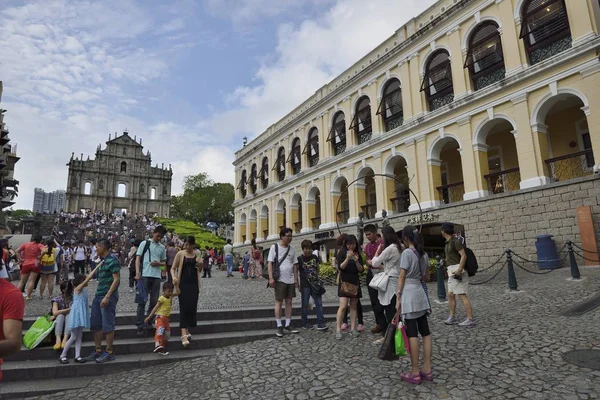 Turisté Navštěvují Zříceniny Svatého Pavla Známého Turistického Místa Macau Číně — Stock fotografie