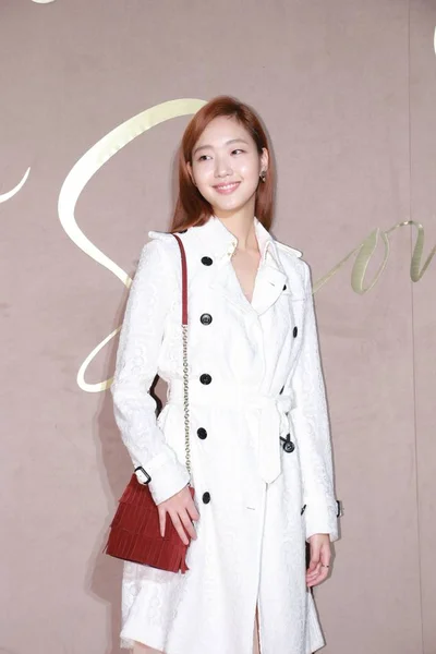 韩国女星金哥恩将于2015年10月15日抵达韩国首尔江南区清丹洞巴宝莉旗舰店举行开幕活动 — 图库照片