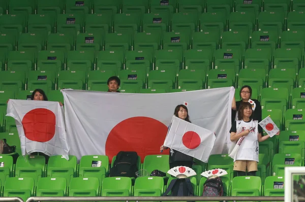 Tifosi Giapponesi Esibiscono Bandiere Nazionali Giapponesi Mostrare Sostegno Giocatori Del — Foto Stock