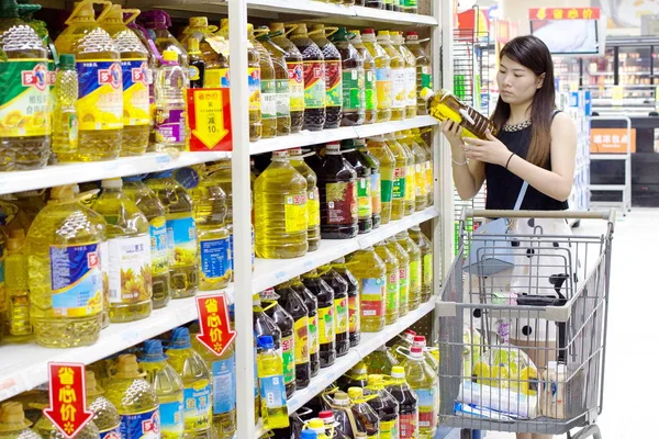 Китайские Магазины Приготовления Масла Супермаркете Нанкине Провинция Цзянсу Августа 2015 — стоковое фото