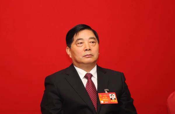 时任云南省委副书记的邱河出席2014年3月9日在中国北京举行的第十二届全国人民代表大会第二次会议的小组讨论 — 图库照片