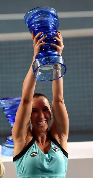 Jelena Jankovic Della Serbia Detiene Suo Trofeo Campionessa Alla Cerimonia — Foto Stock