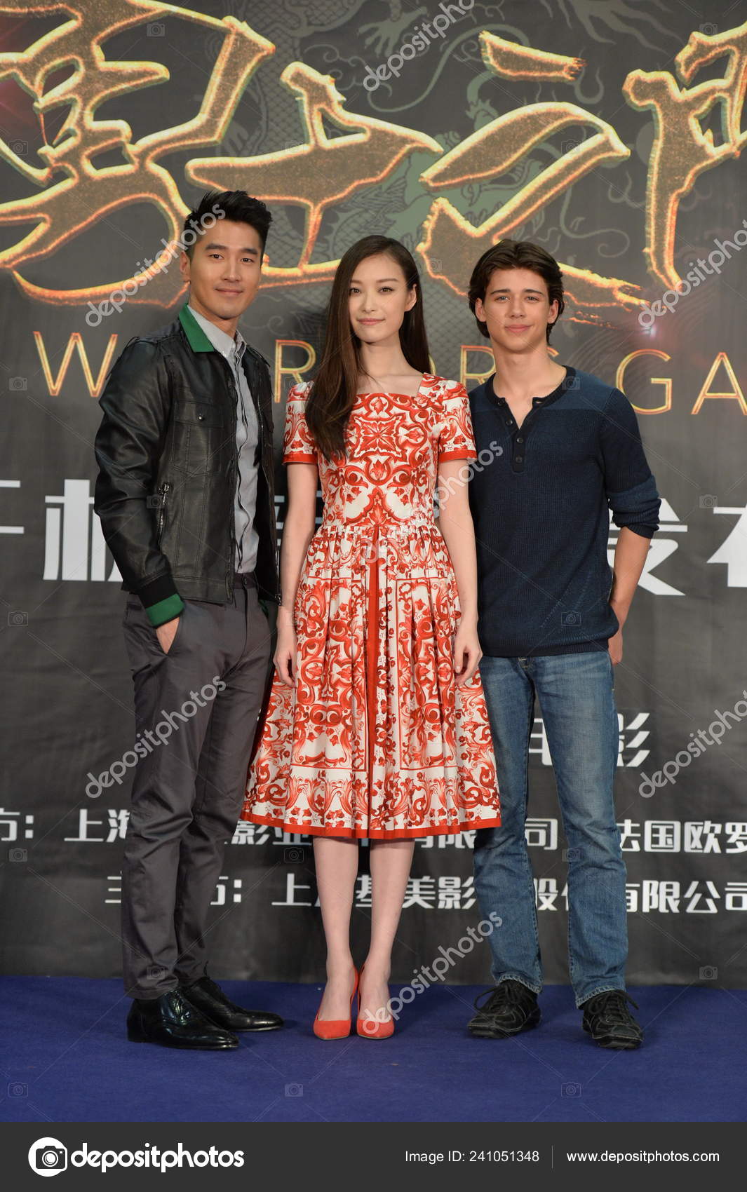 Actriz China Centro Actor Taiwanés Mark Zhao Izquierda Posan