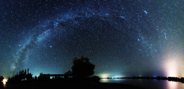 Pohled Hvězdnou Oblohu Nad Kubuqi Pouští Během Sedm Star Lake — Stock fotografie