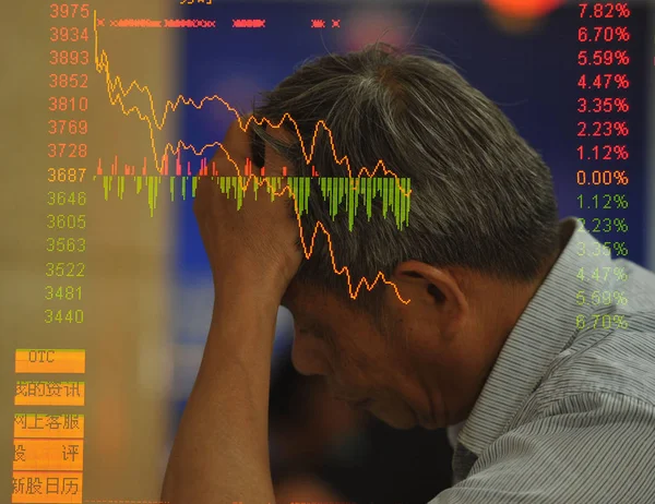 Multi Exposure Picture Concerned Chinese Investor Looks Shanghai Composite Index — Stock Photo, Image