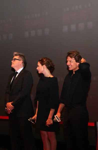 美国导演克里斯托弗 麦夸里 瑞典女演员丽贝卡 弗格森和美国演员汤姆 克鲁斯出席了2015年9月7日在中国北京举行的新片 不可能 流氓国家 的首映式 — 图库照片