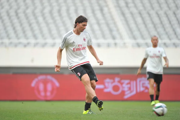 Riccardo Montolivo Front Och Lagkamrater Milan Delta Ett Träningspass Shanghai — Stockfoto