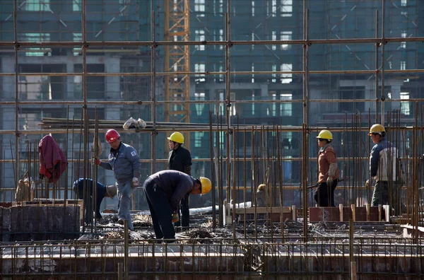 Chińskich Pracowników Migrujących Pracy Terenie Budowy Finansowany Przez Rząd Projektu — Zdjęcie stockowe