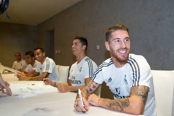 Sergio Ramos Real Madrid Direita Sorri Para Evento Assinatura Durante — Fotografia de Stock