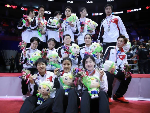 Les Membres Équipe Japonaise Posent Avec Leur Trophée Après Avoir — Photo