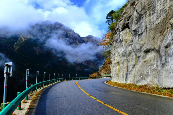 Paisagem Estrada Nacional China 318 Através Montanhas Cidade Zhangmu Condado — Fotografia de Stock