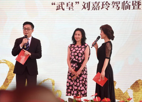 Actrice Hong Kong Carina Lau Centre Pose Lors Événement Promotionnel — Photo