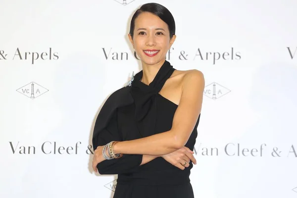 Гонконгская Певица Актриса Карен Мок Позирует Ювелирной Выставке Van Cleef — стоковое фото