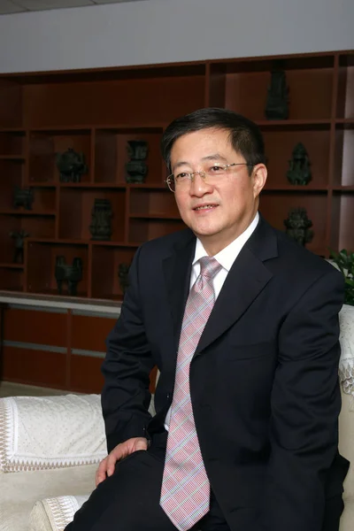 中国化工总公司 Chemchina 董事长任建新 又称中化 于2008年10月24日在中国北京化学总部接受采访 — 图库照片