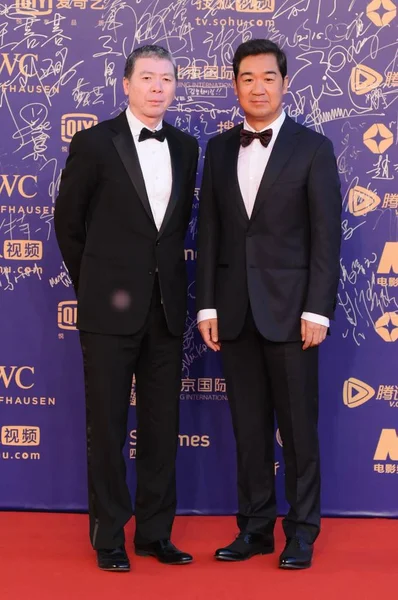 中国人の監督はフォン シャオガン 左と張 Guoli ポーズの北京 中国で 番目の北京国際映画祭 Biff 2015 開会式のレッド — ストック写真