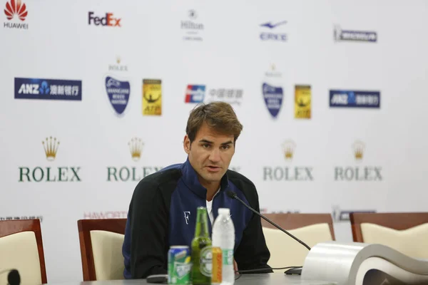 Roger Federer Aus Der Schweiz Spricht Der Pressekonferenz Des Shanghai — Stockfoto
