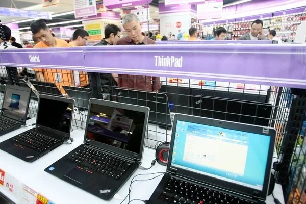 Thinkpad Laptopcomputers Van Lenovo Zijn Koop Laox Flaship Store Shanghai — Stockfoto