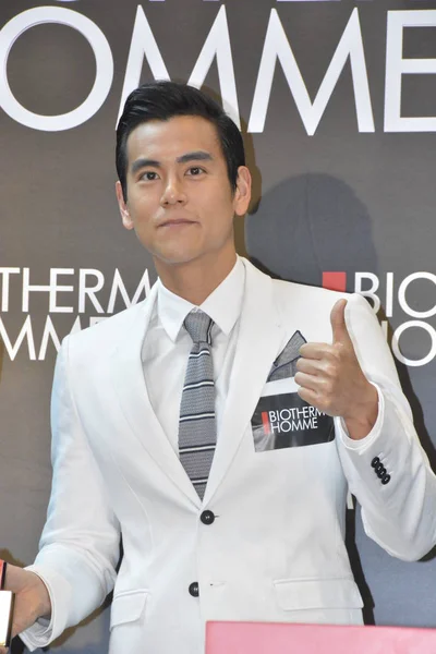 Ator Taiwanês Eddie Peng Posa Durante Evento Promocional Para Biotherm — Fotografia de Stock