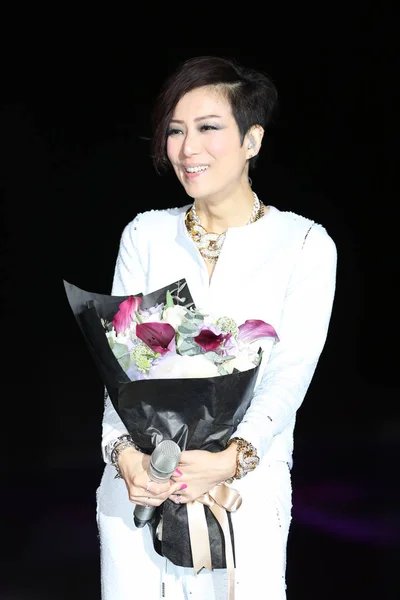Sammi Cheng Cantante Hong Kong Celebra Ramo Flores Durante Evento — Foto de Stock